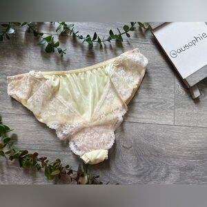 Kayser Vintage Mushroom Gusset Silky Sheer Yellow w Cream Lace Panty. Size 7